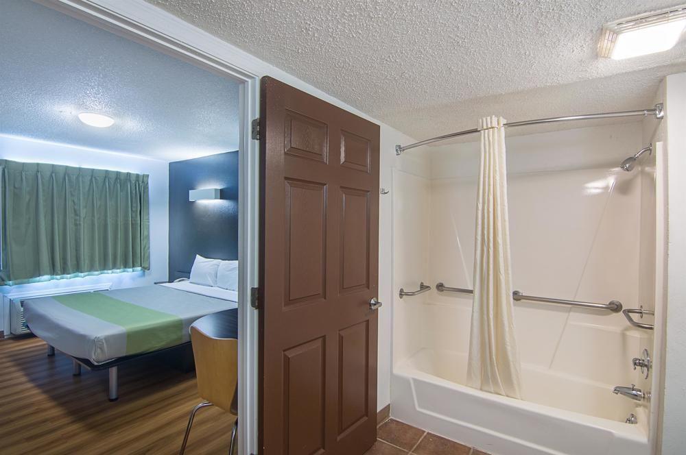 Studio Inn Extended Stay Oklahoma City Airport By Oyo Exterior photo