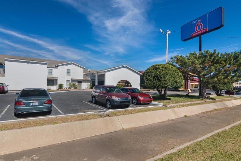 Studio Inn Extended Stay Oklahoma City Airport By Oyo Exterior photo