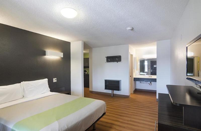 Studio Inn Extended Stay Oklahoma City Airport By Oyo Exterior photo