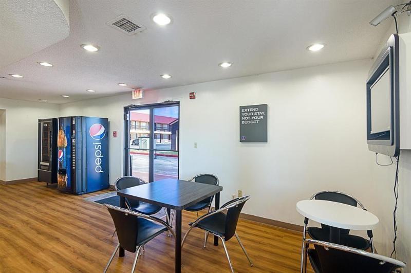 Studio Inn Extended Stay Oklahoma City Airport By Oyo Exterior photo