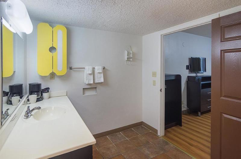 Studio Inn Extended Stay Oklahoma City Airport By Oyo Exterior photo